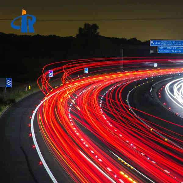 Embedded Solar Stud Lights For Road Safety